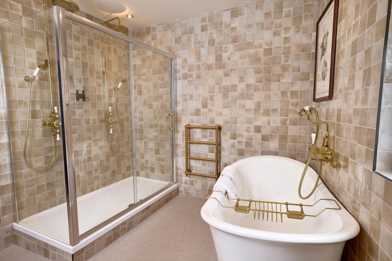 Salisbury Arms Hotel Хертфорд Екстериор снимка