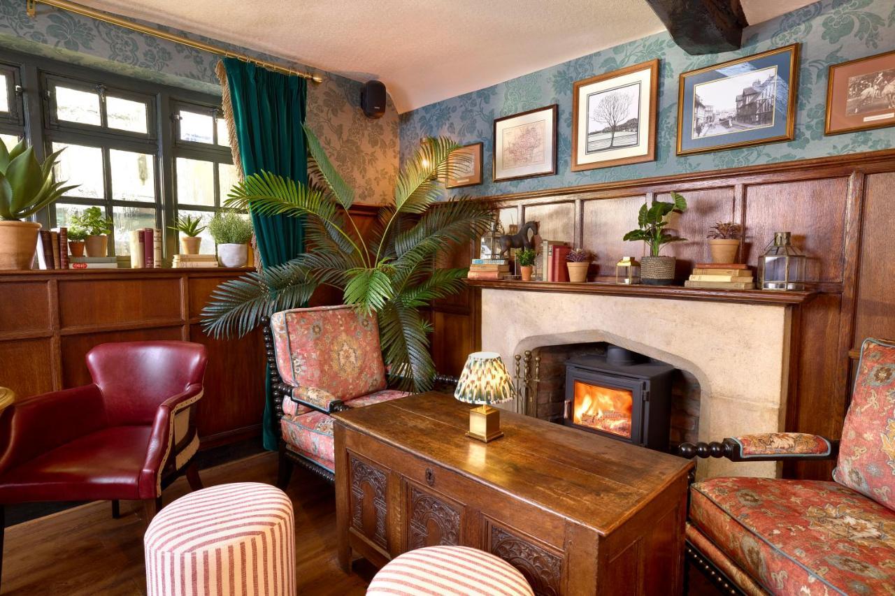 Salisbury Arms Hotel Хертфорд Екстериор снимка