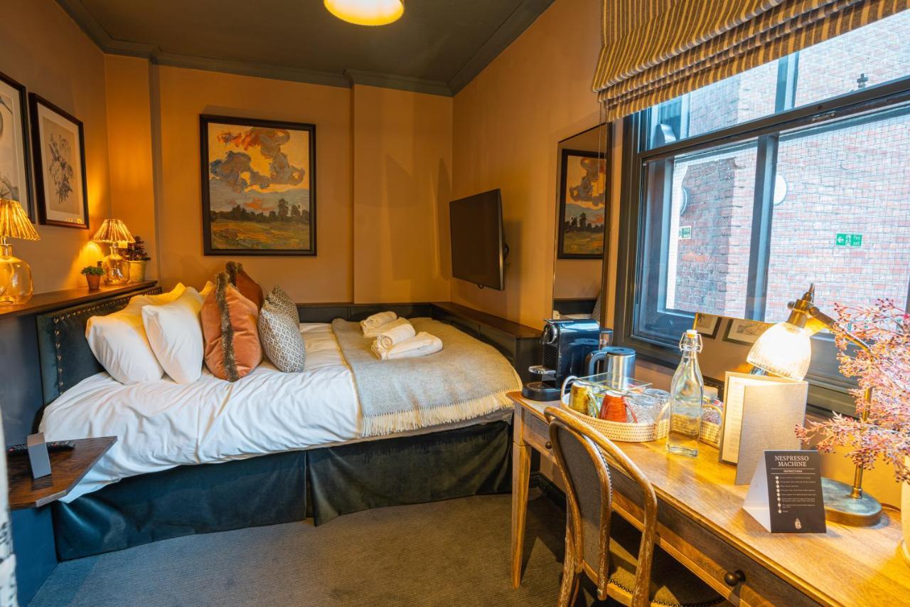 Salisbury Arms Hotel Хертфорд Екстериор снимка