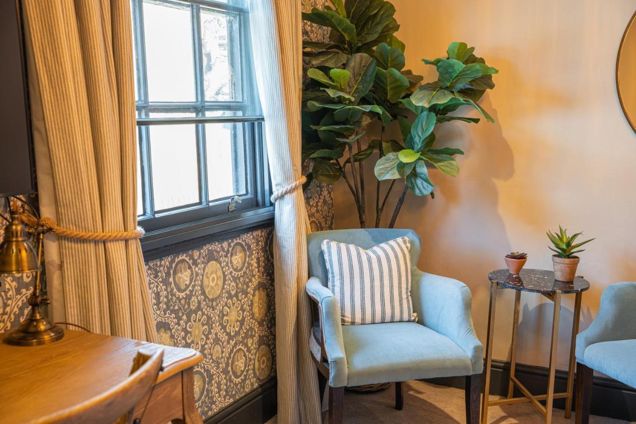 Salisbury Arms Hotel Хертфорд Екстериор снимка