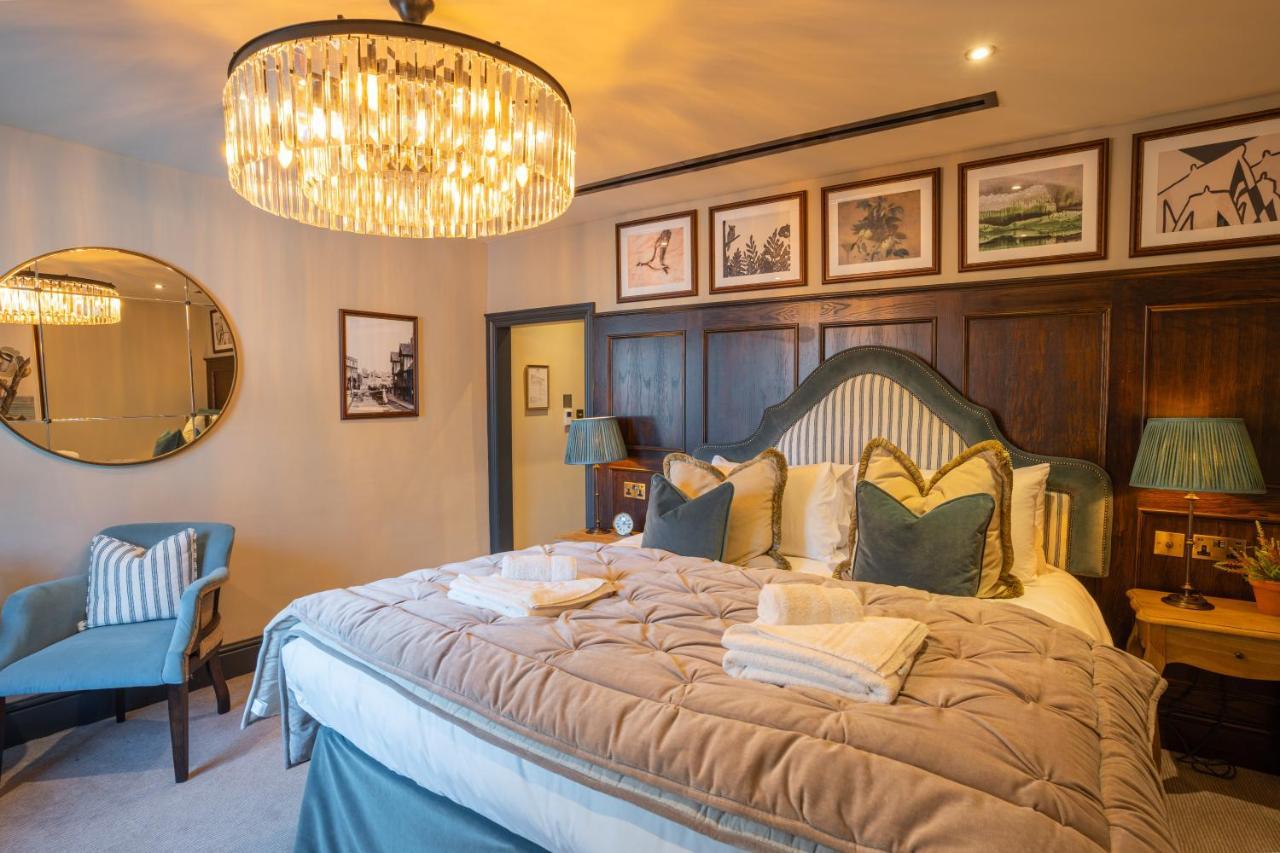 Salisbury Arms Hotel Хертфорд Екстериор снимка