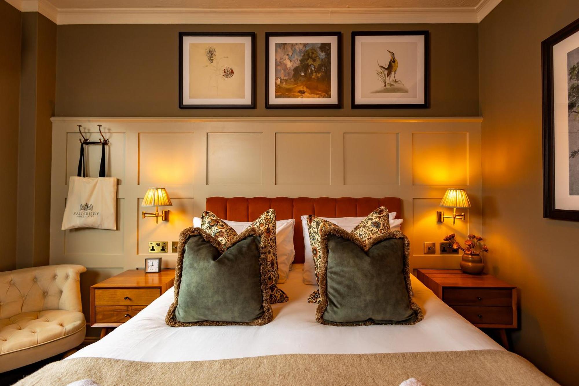 Salisbury Arms Hotel Хертфорд Екстериор снимка